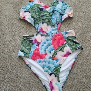 Cupshe Swimming Suit